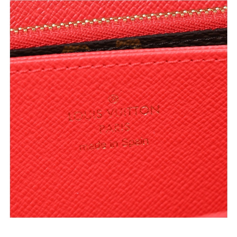 Louis Vuitton 2021 Christmas Animation London Zippy wallet. - Picture 5 of 15